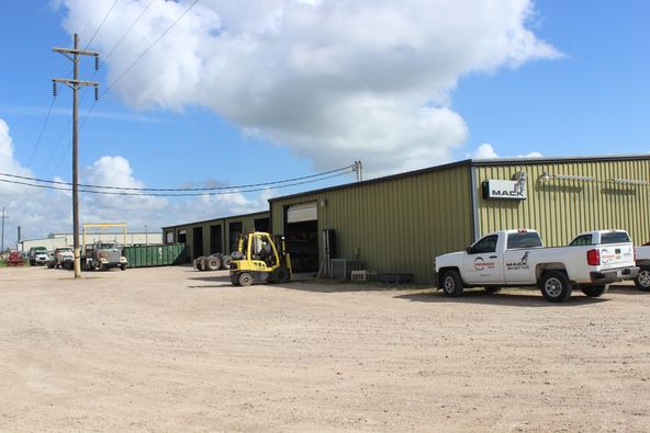 9305 U.S. 59, Victoria, TX 77905